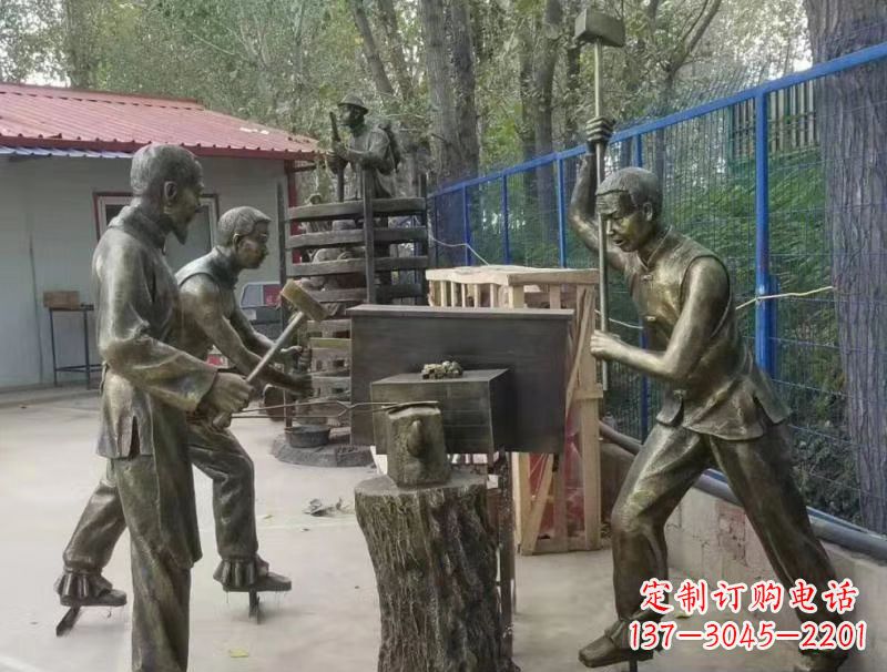 铜雕艺术打铁人物雕塑