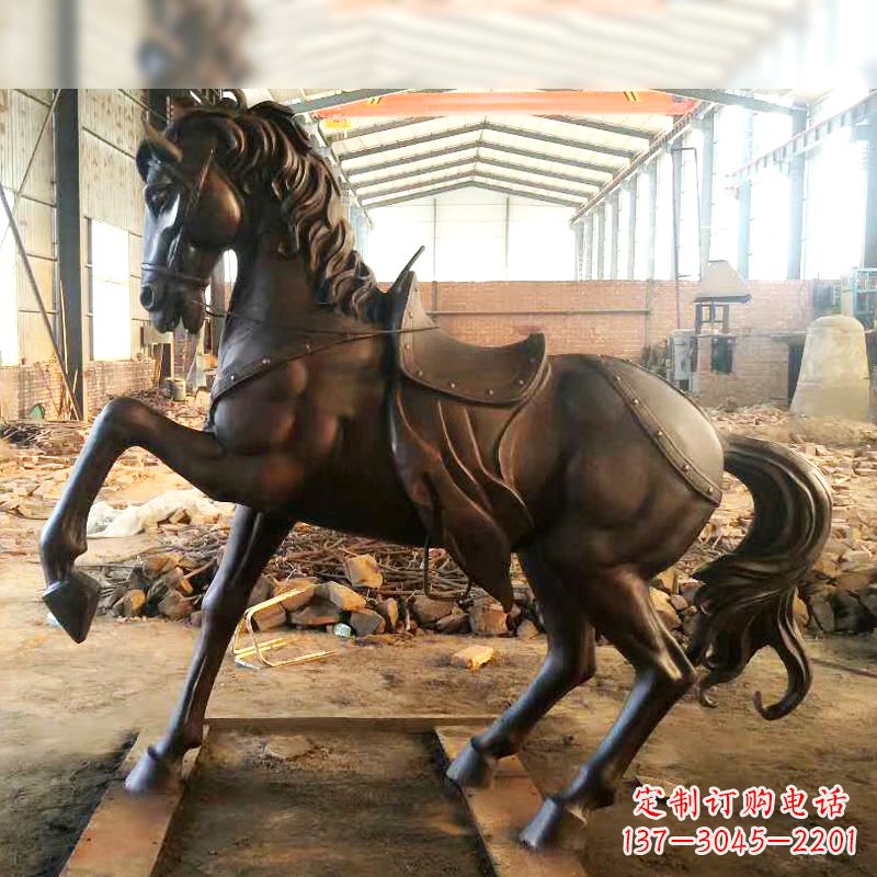 铜雕战马