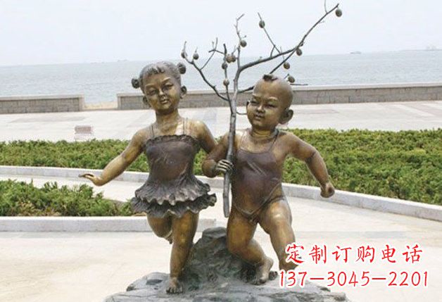 玩耍的儿童铜雕