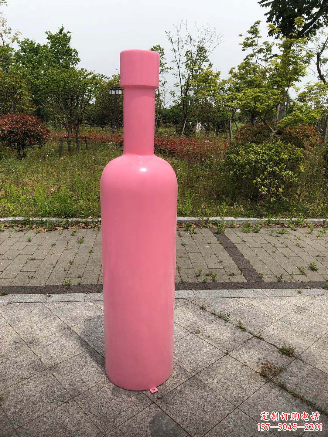 顽皮粉红豹系列雕塑之酒瓶