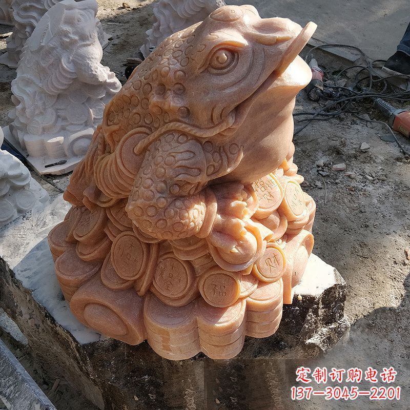 晚霞红金蟾石雕