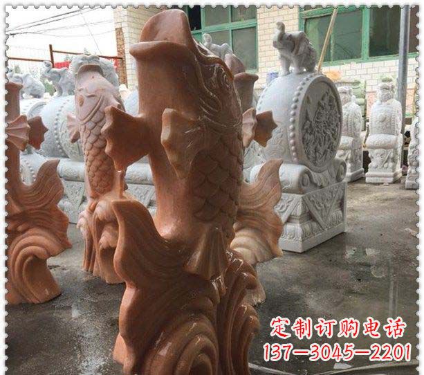 晚霞红喷水鲤鱼公园石雕 晚霞红喷水鲤鱼公园石雕