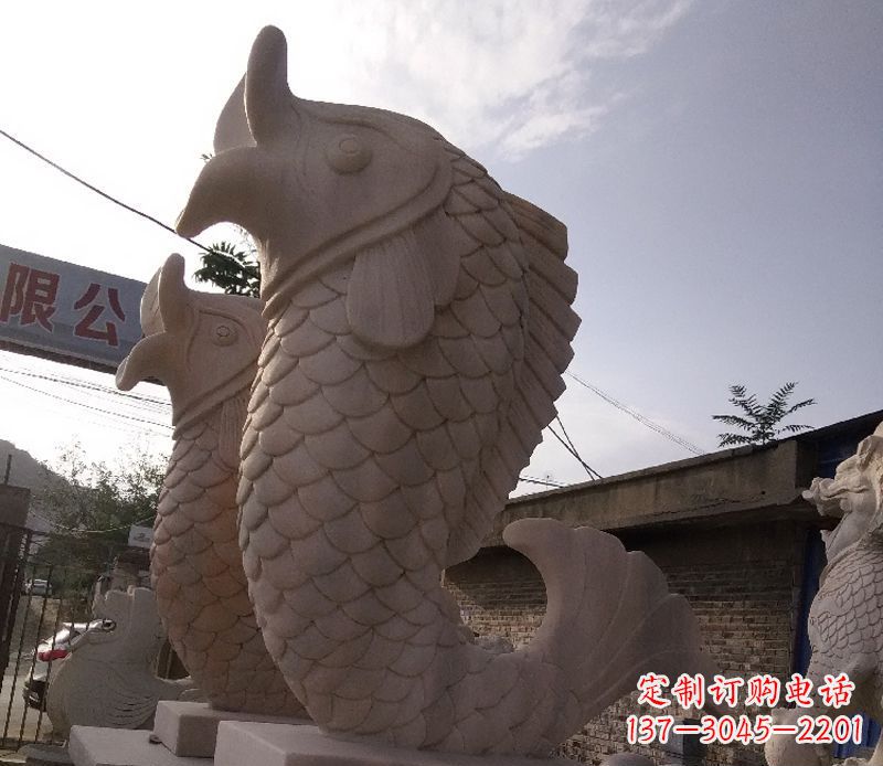 晚霞红喷水鱼公园景观石雕