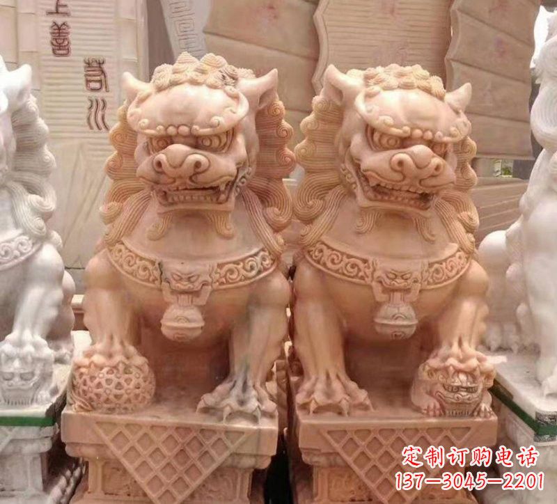 晚霞红石雕狮子