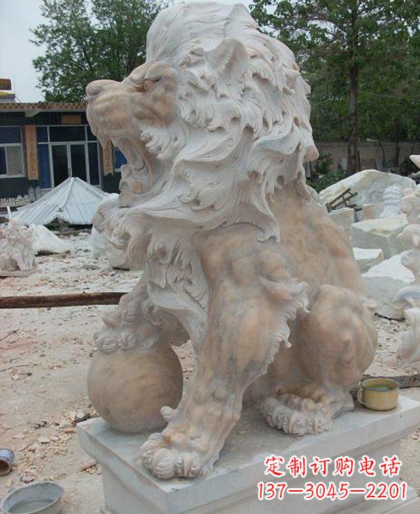 晚霞红寺庙门口西洋狮子石雕