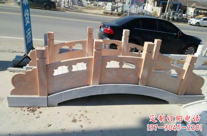 晚霞红小区雕塑
