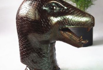 生肖蛇铸铜兽首