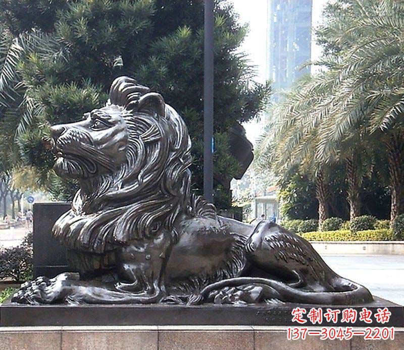 卧着的西洋狮看门狮子铜雕