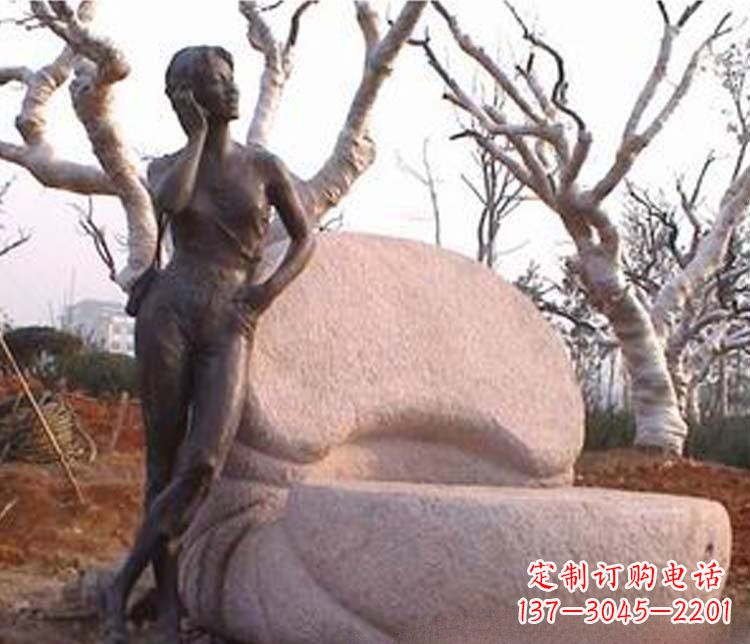 现代女人打电话铜雕 现代女人打电话铜雕