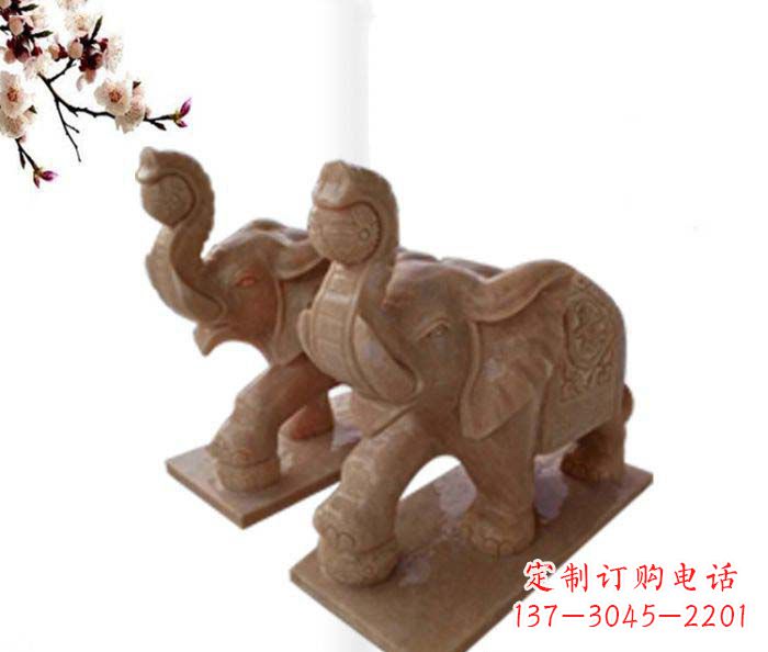 象鼻朝天的大象晚霞红招财石雕