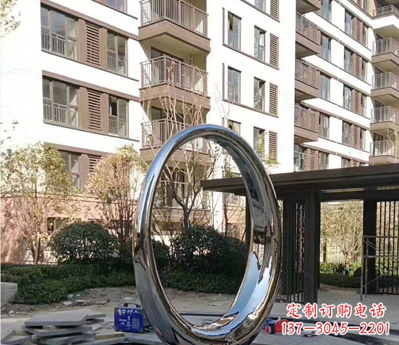 小区不锈钢镜面圆环雕塑