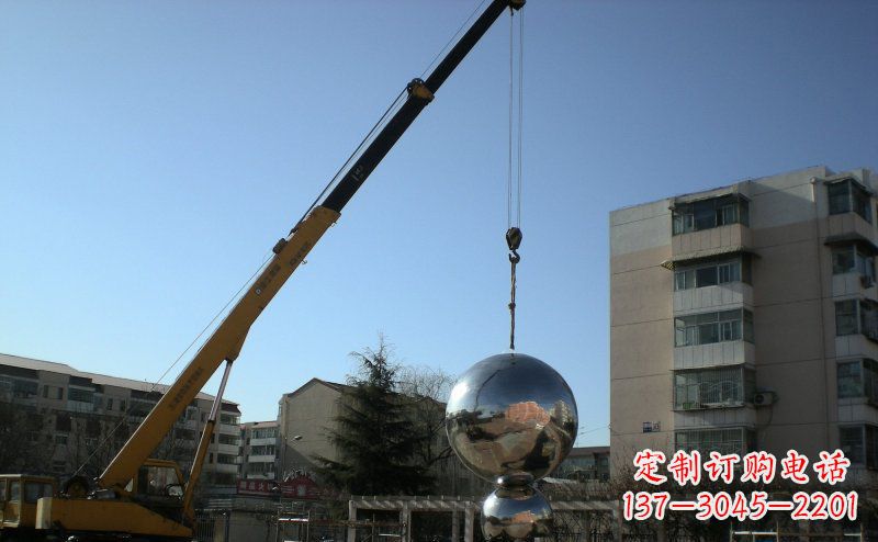 小区不锈钢圆球景观雕塑