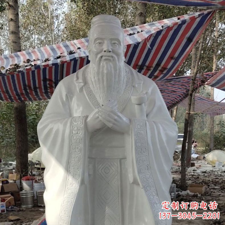 校园孔子雕像