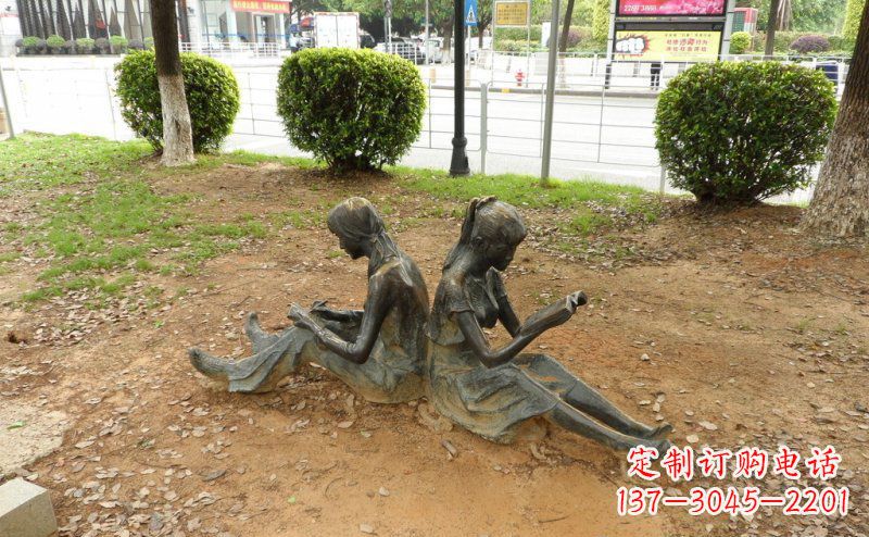 校园坐着看书的女孩人物铜雕