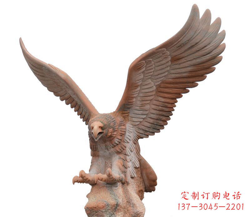 雄鹰展翅石雕
