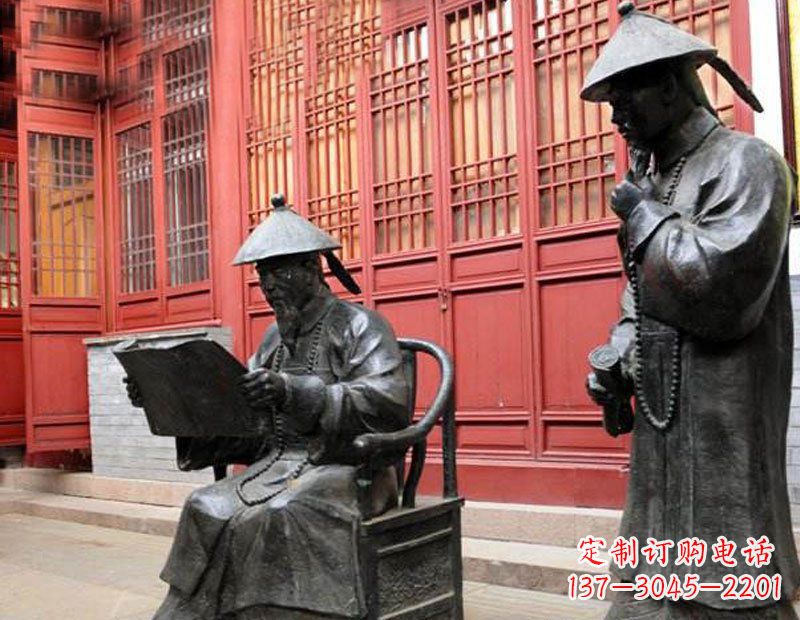 宣读圣旨的古代官员铜雕