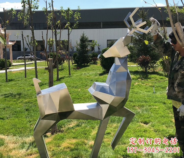 园林镜面不锈钢几何鹿雕塑