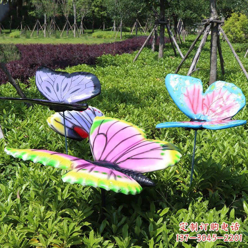 展翅的蝴蝶,公园草丛仿真动物装饰雕塑
