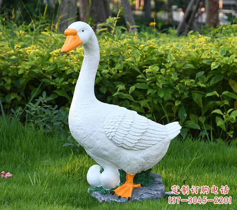 站姿仿真鸭盒鸭蛋雕塑