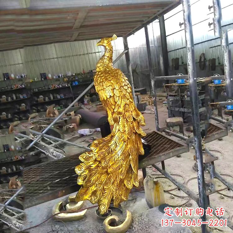 中国古代传说中的瑞鸟凤凰鎏金铜雕