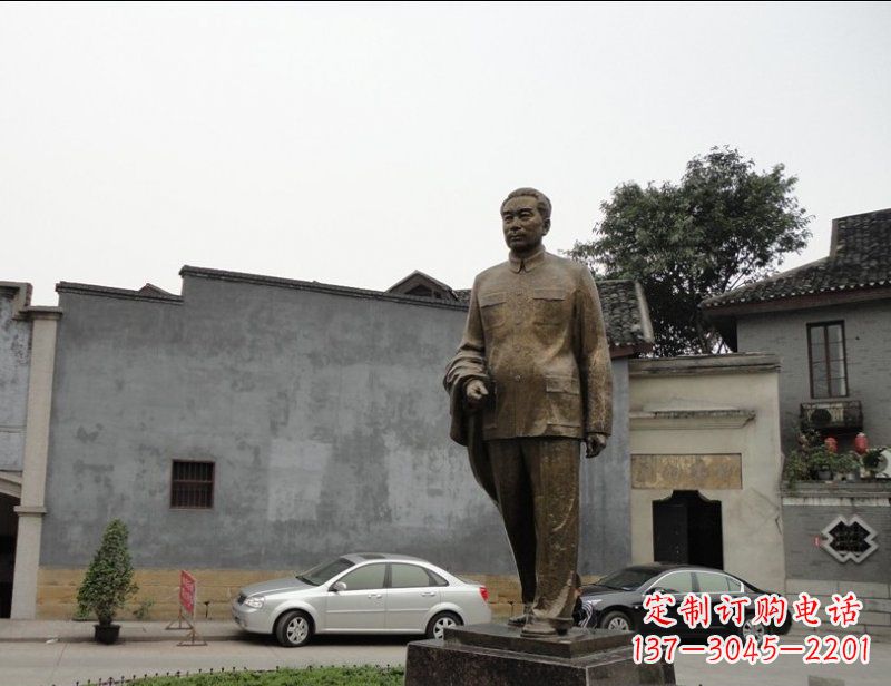 周恩来广场伟人铜雕