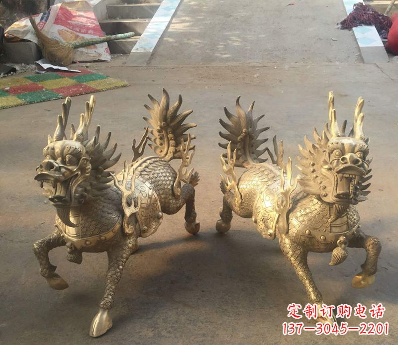 铸铜麒麟雕塑 (2)