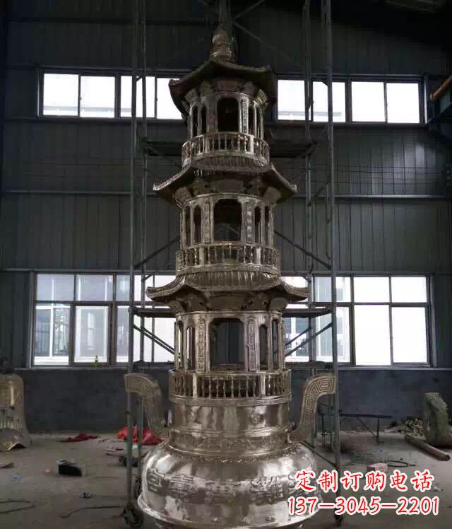 铸铜三层香炉铜雕