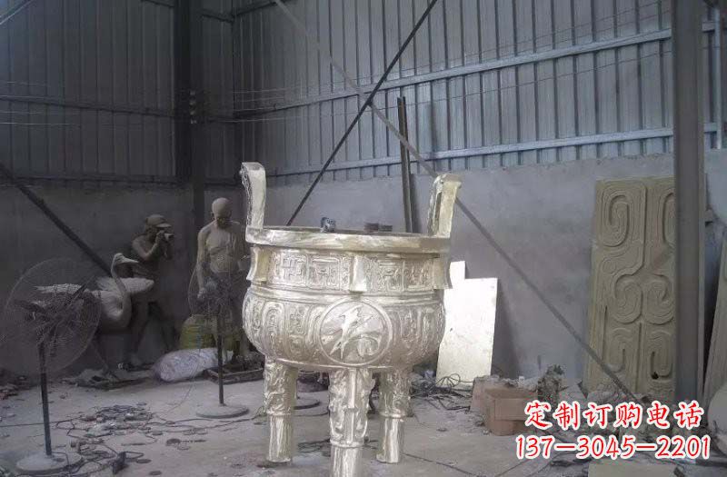 铸铜三足鼎雕塑