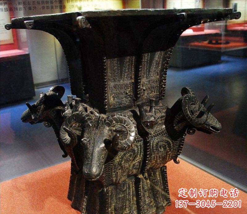 铸铜四方羊尊雕塑