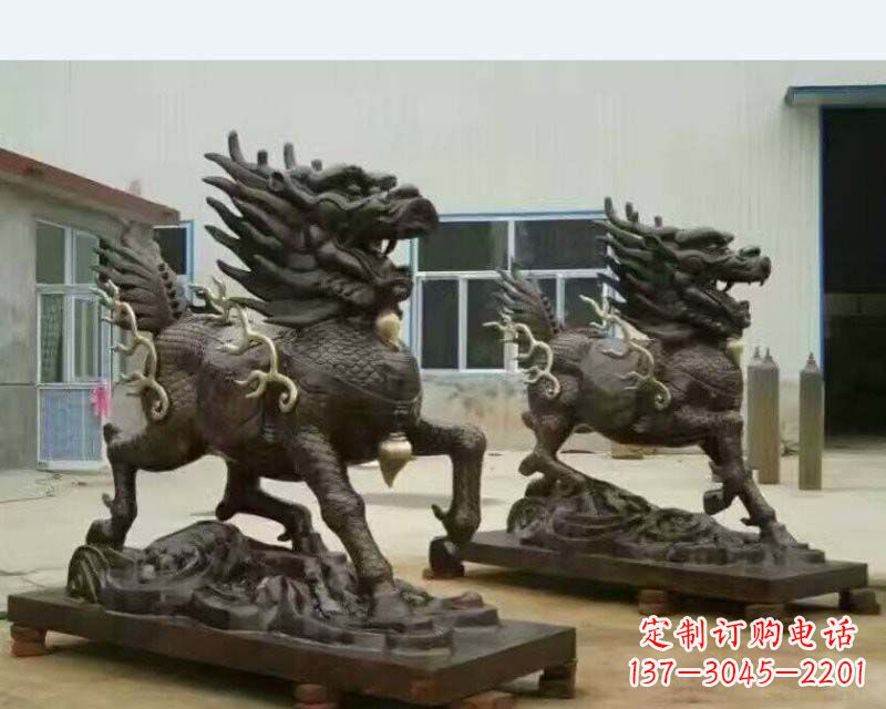 铸铜踏浪麒麟雕塑