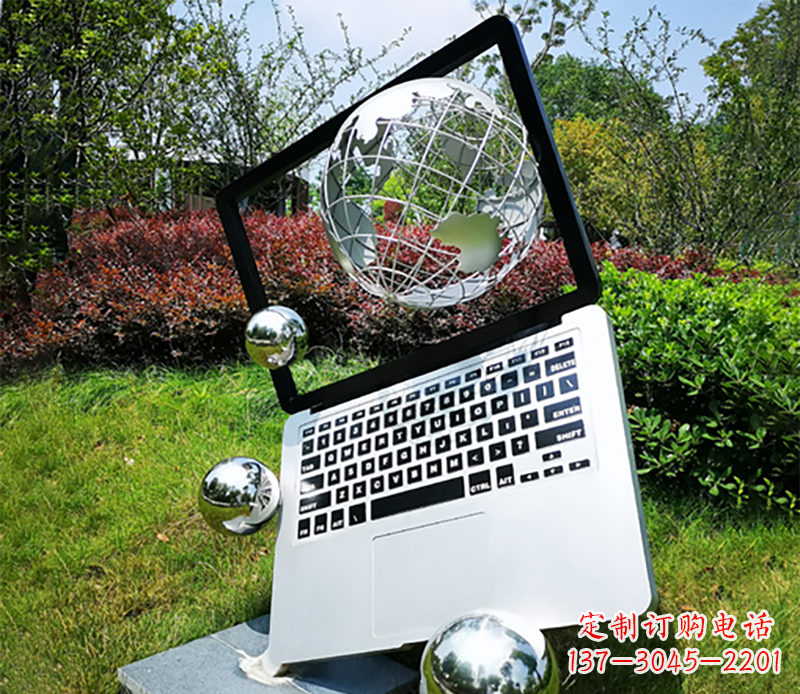 不锈钢笔记本景观雕塑