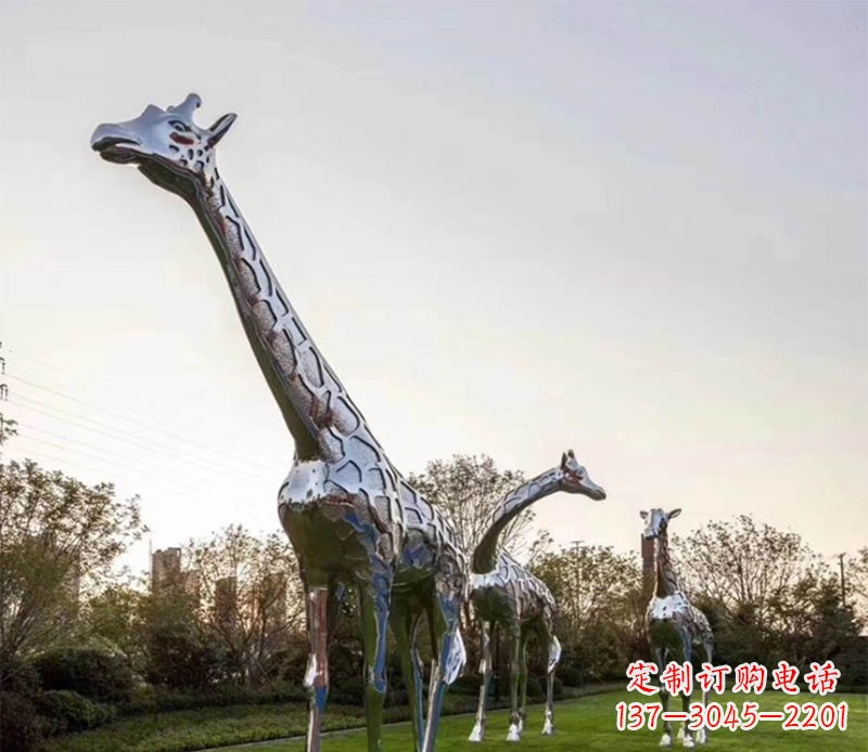 不锈钢长颈鹿雕塑