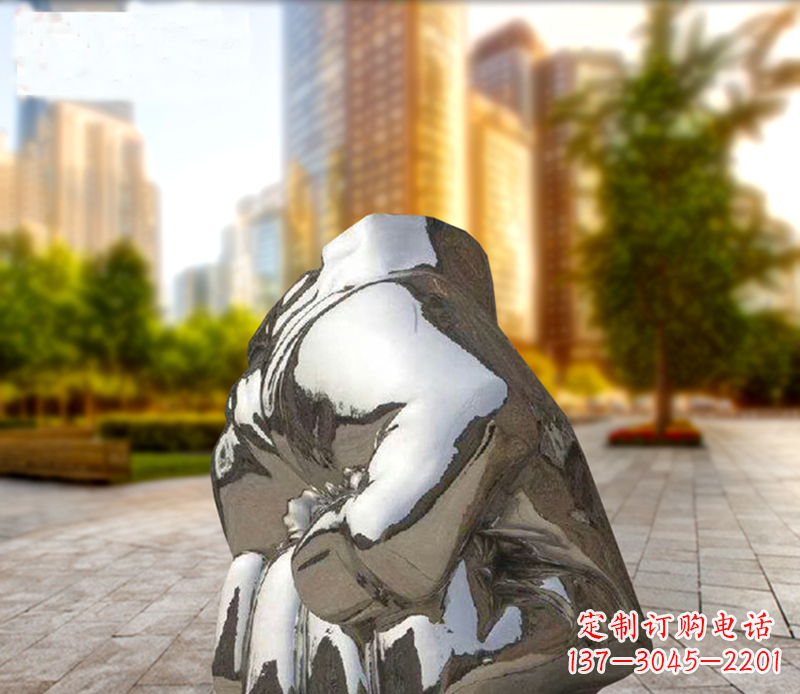 广场不锈钢拳头景观雕塑